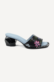 Papuci din piele lăcuită cu imprimeu floral MGZ-90-057-negru